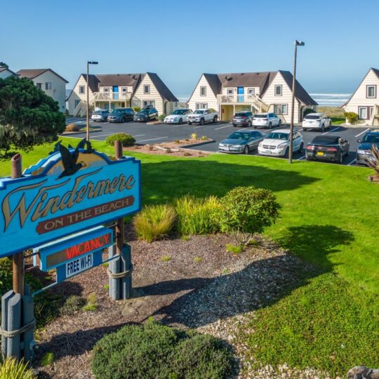 Windermere on the Beach Sign - A Bandon Hotel